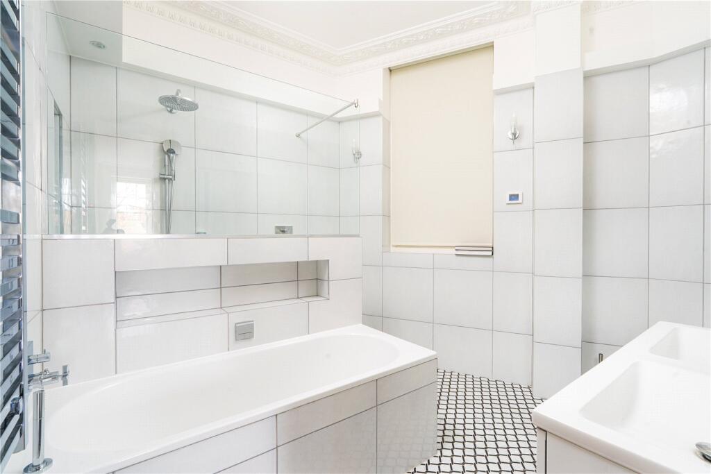 4 bedroom apartment for sale in North Gate, Prince Albert Road, St John's Wood, London, NW8